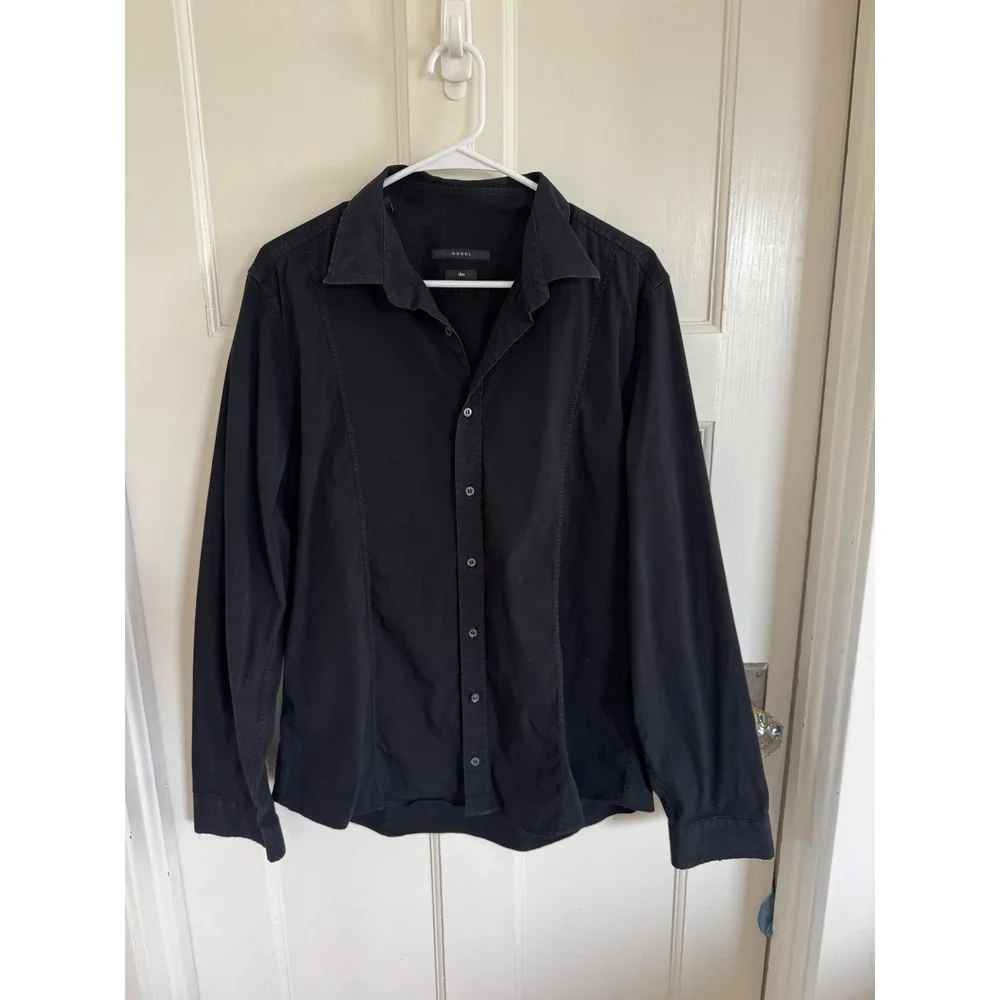 Gucci men's black button up top size 44/17.(